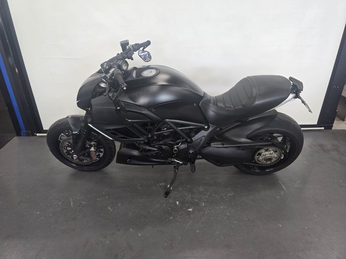 2013 DUCATI DIAVEL Black