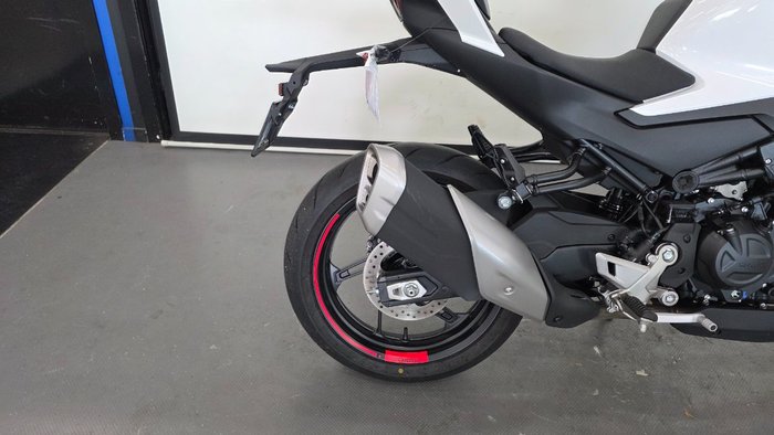 2024 CFMOTO 450 NK NEBULA WHITE