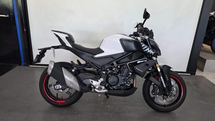 2024 CFMOTO 450 NK NEBULA WHITE