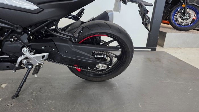 2024 CFMOTO 450 NK NEBULA WHITE