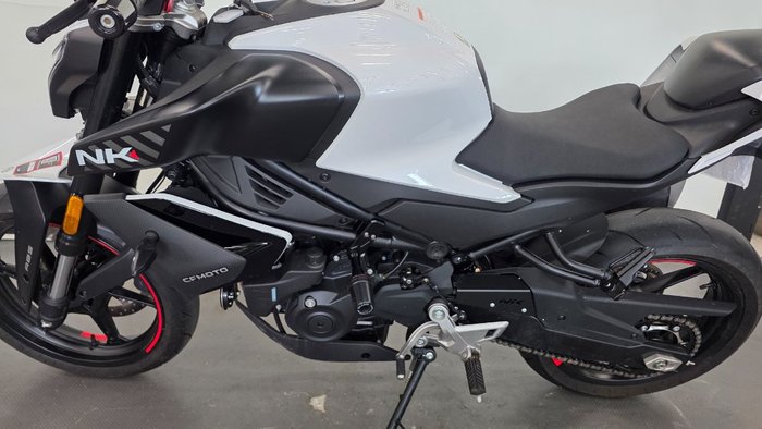 2024 CFMOTO 450 NK NEBULA WHITE