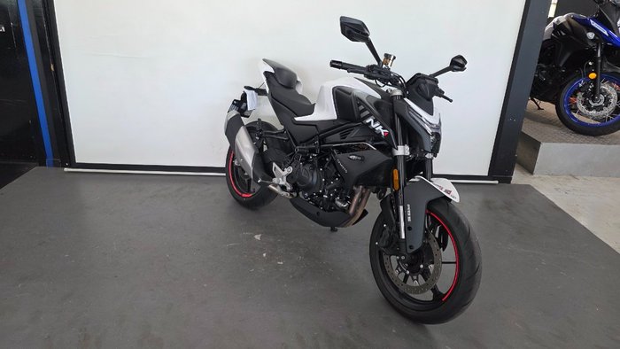 2024 CFMOTO 450 NK NEBULA WHITE