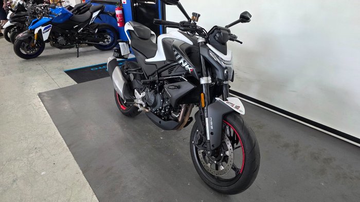 2024 CFMOTO 450 NK NEBULA WHITE