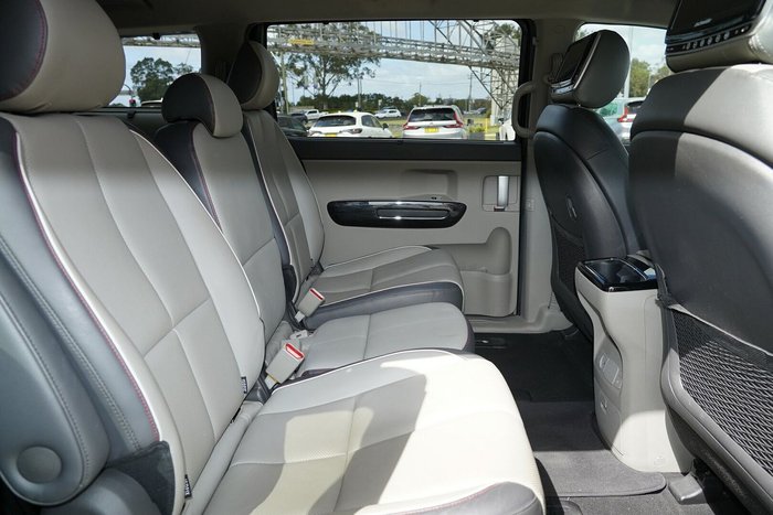 2015 Kia Carnival Platinum