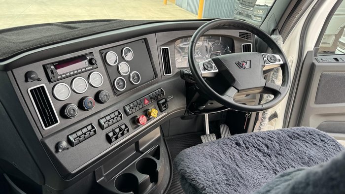 2024 Western Star 48X 600Hp 48" Sleeper 106T