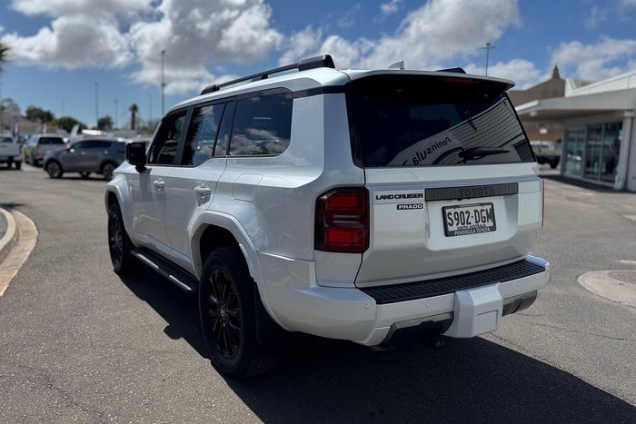 2024 Toyota Landcruiser Prado VX