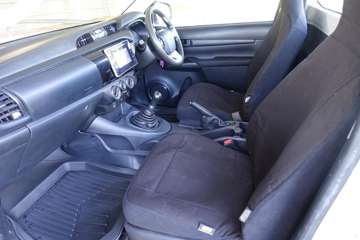 2016 Toyota Hilux Workmate TGN121R 4x2 Glacier White