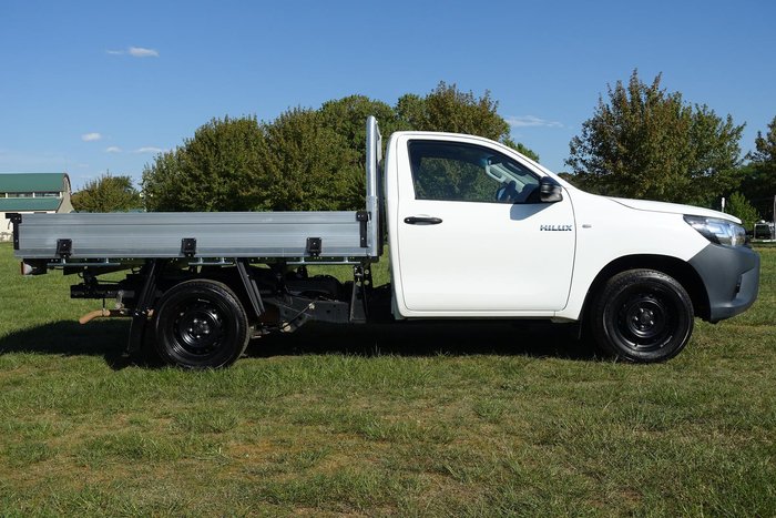 2016 Toyota Hilux Workmate TGN121R 4x2 Glacier White