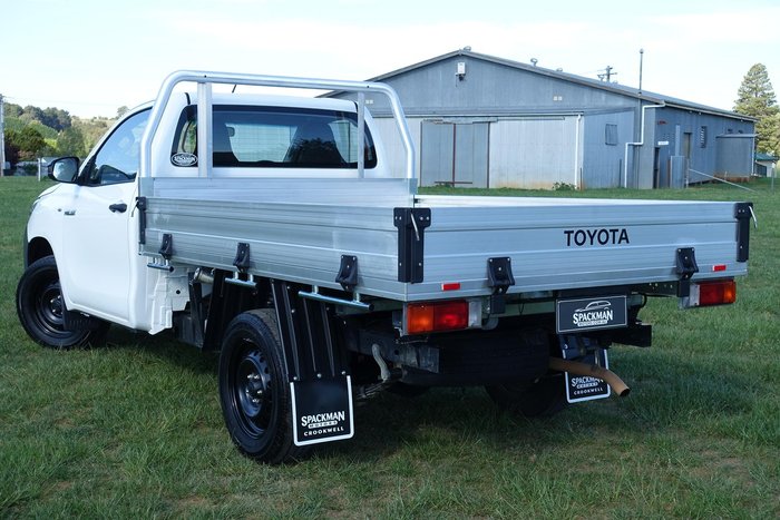 2016 Toyota Hilux Workmate TGN121R 4x2 Glacier White