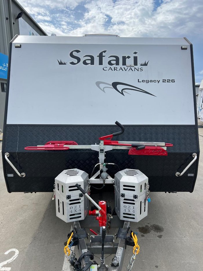 2017 Safari Caravans Legacy 226 Family Van