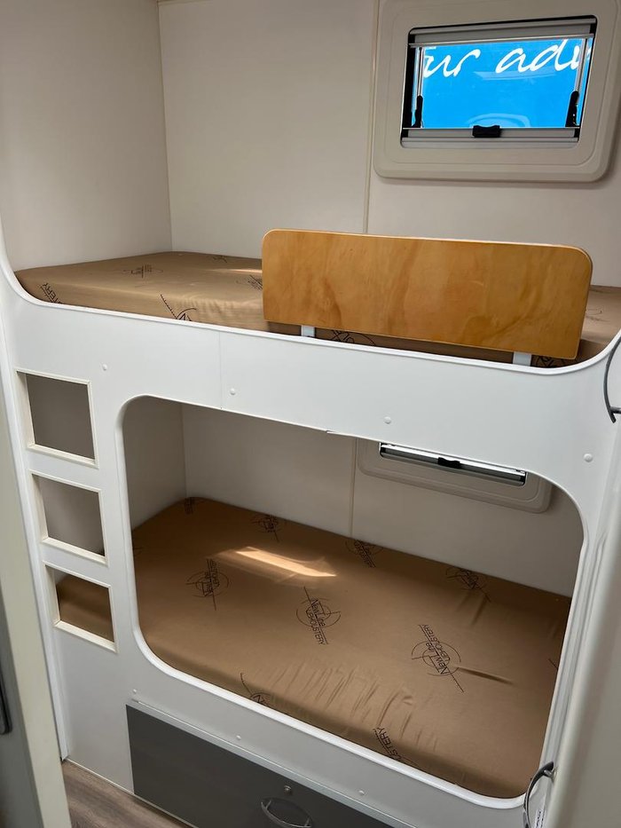 2017 Safari Caravans Legacy 226 Family Van