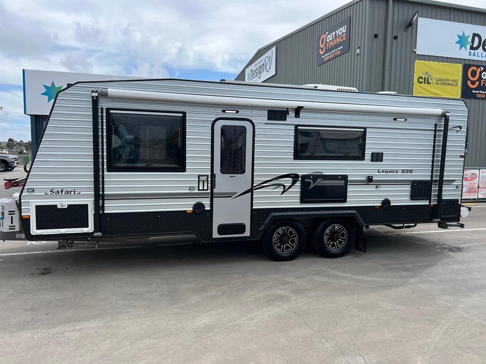 2017 Safari Caravans Legacy 226 Family Van