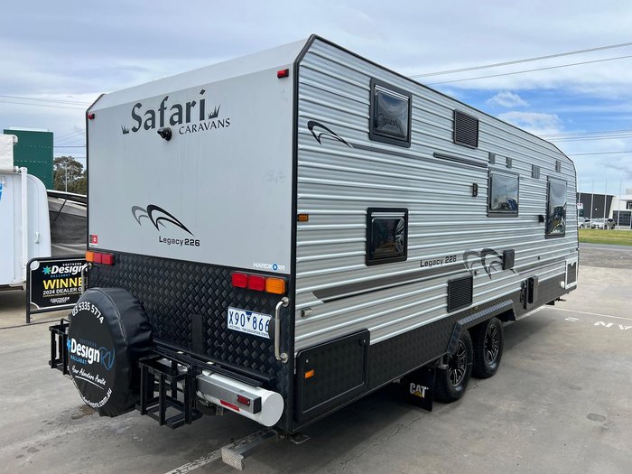 2017 Safari Caravans Legacy 226 Family Van