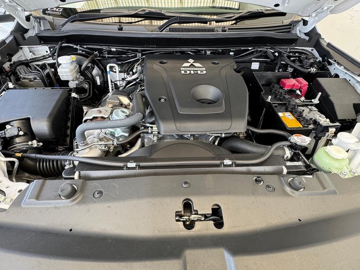 2023 Mitsubishi Pajero Sport GLS