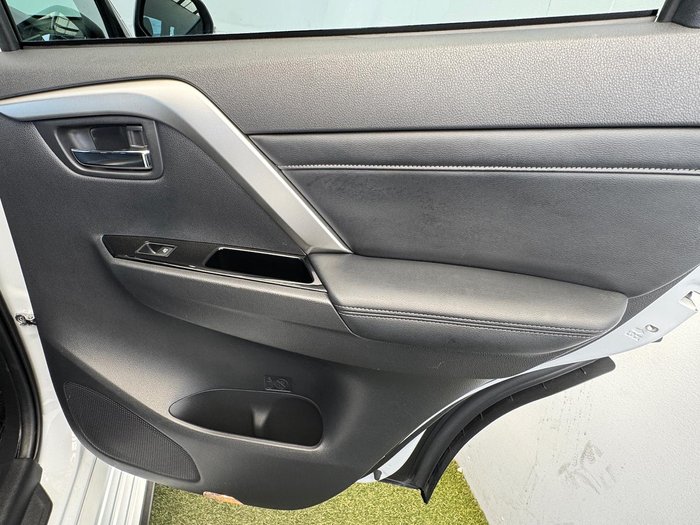 2023 Mitsubishi Pajero Sport GLS