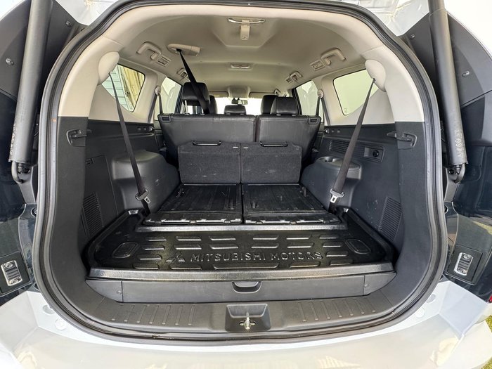 2023 Mitsubishi Pajero Sport GLS