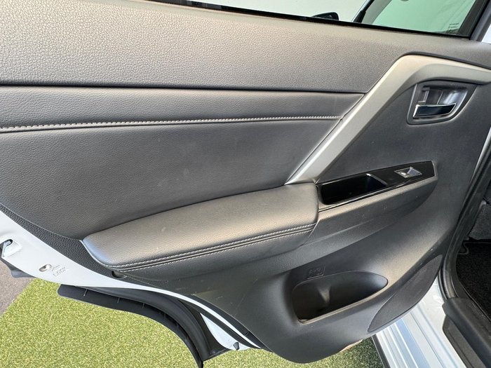 2023 Mitsubishi Pajero Sport GLS