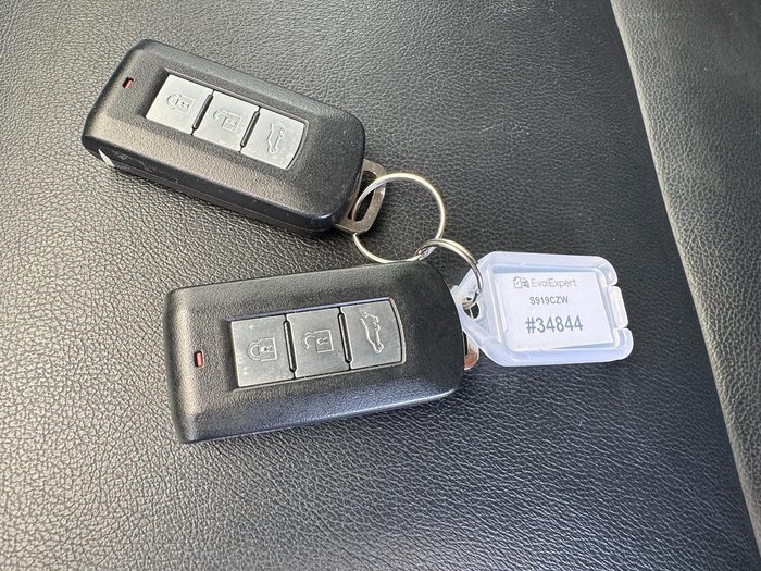 2023 Mitsubishi Pajero Sport GLS