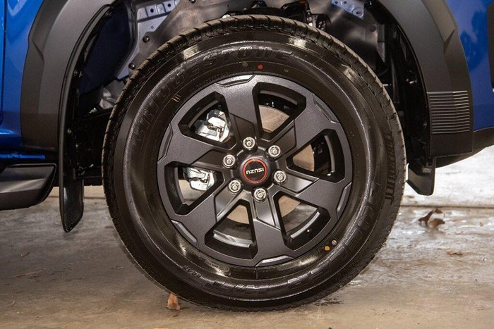 2025 Isuzu D-MAX X-TERRAIN