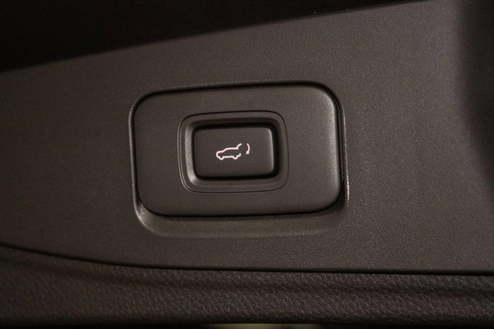 2025 Isuzu MU-X LS-U