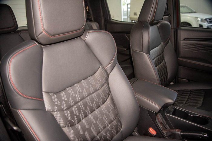 2025 Isuzu D-MAX X-TERRAIN