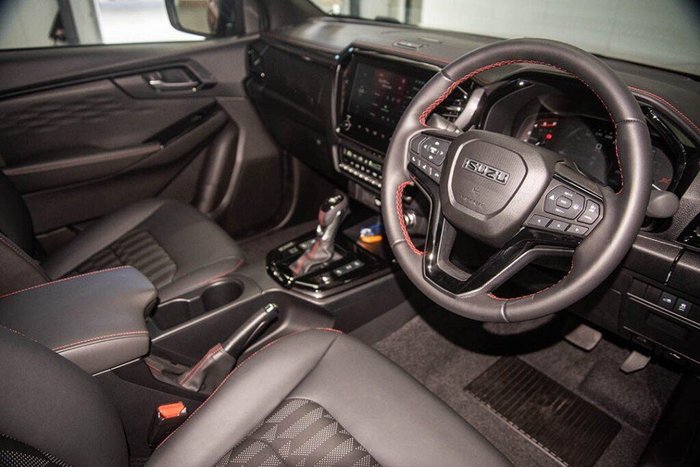 2025 Isuzu D-MAX X-TERRAIN