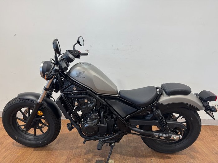 2017 Honda CMX500 SILVER