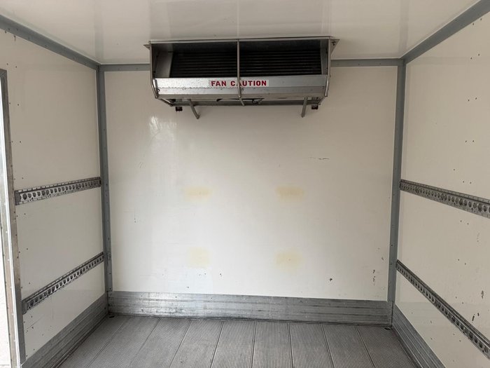 2011 Isuzu Frr 500 WHITE