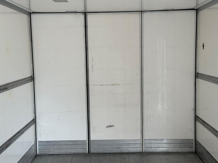 2011 Isuzu Frr 500 WHITE