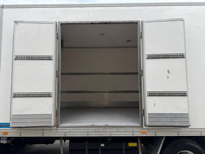 2011 Isuzu Frr 500 WHITE