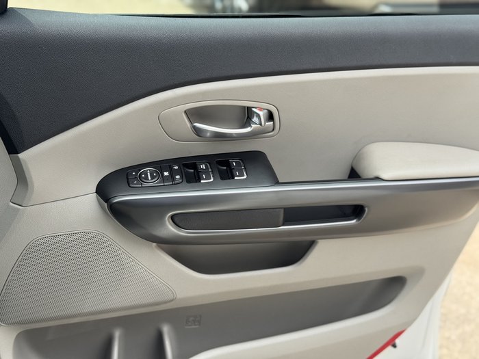2020 Kia Carnival S