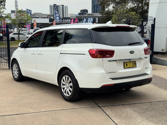 2020 Kia Carnival S