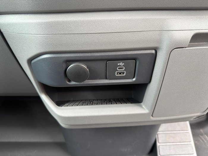 2025 Volkswagen Transporter TDI 125kW