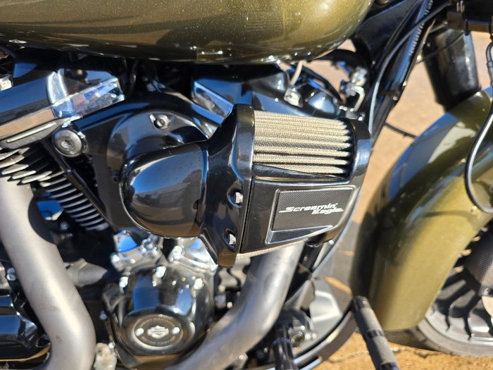 2017 HARLEY-DAVIDSON FLHRXS ROAD KING SPECIAL Green
