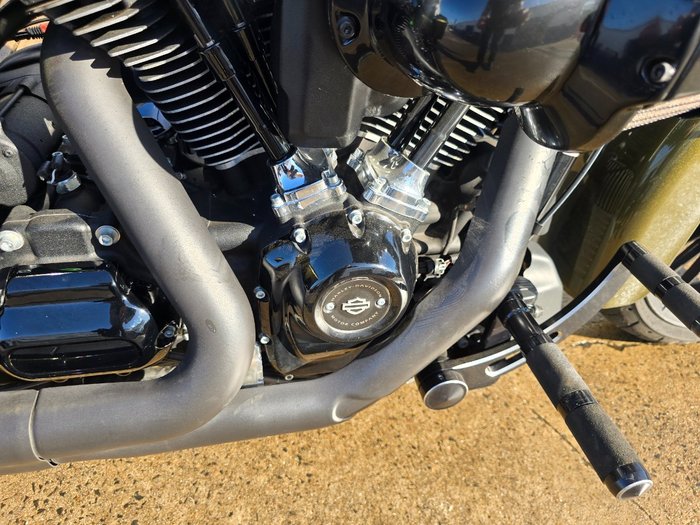 2017 HARLEY-DAVIDSON FLHRXS ROAD KING SPECIAL Green