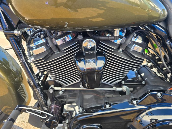 2017 HARLEY-DAVIDSON FLHRXS ROAD KING SPECIAL Green