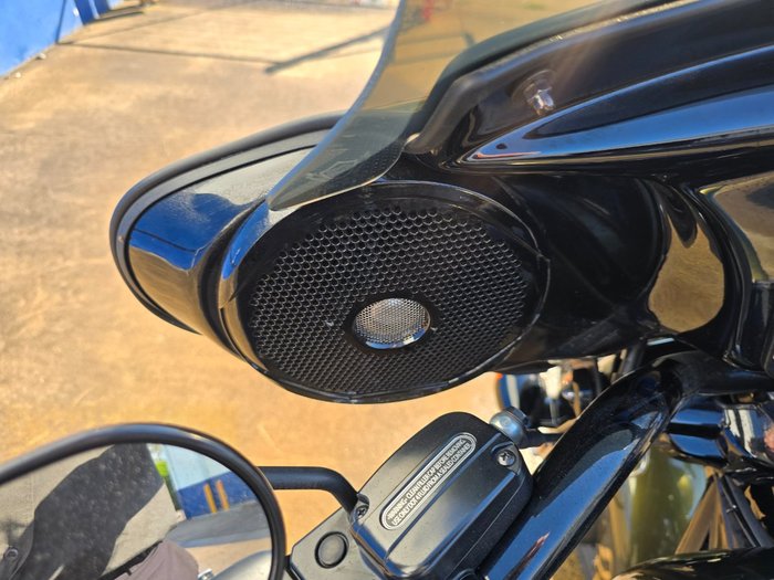 2017 HARLEY-DAVIDSON FLHRXS ROAD KING SPECIAL Green