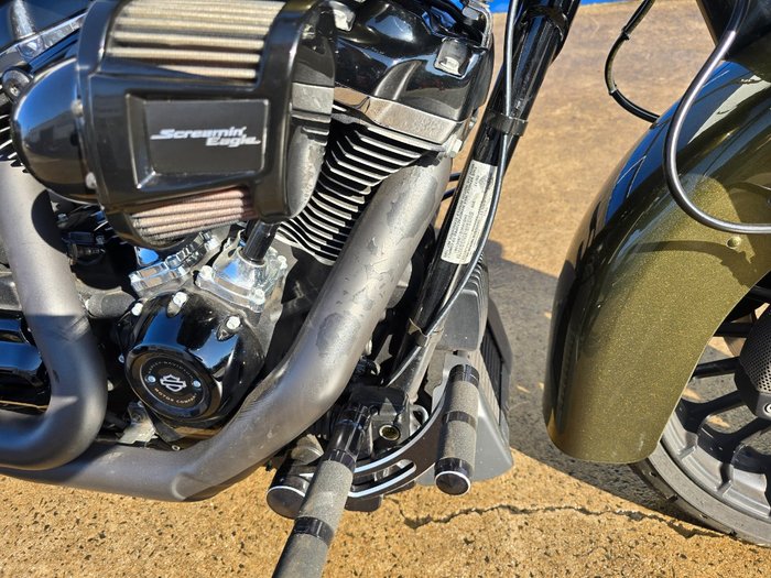 2017 HARLEY-DAVIDSON FLHRXS ROAD KING SPECIAL Green