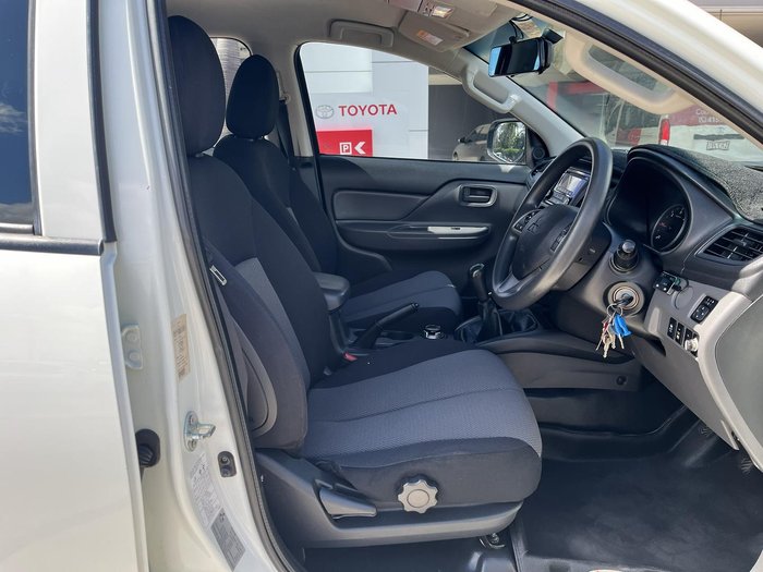 2015 Mitsubishi Triton GLX MQ MY16 4X4 Dual Range White