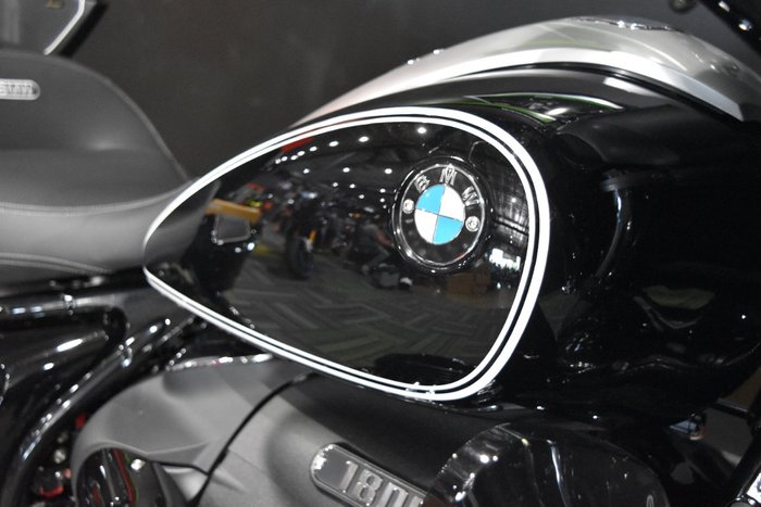 2024 BMW Motorrad R 18 TRANSCONTINENTAL Black