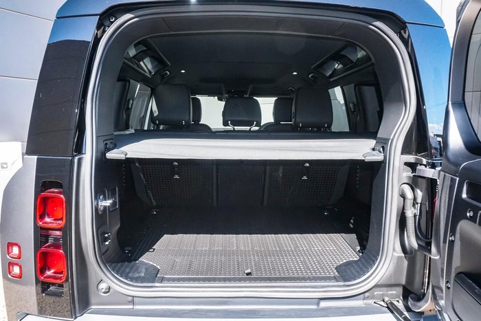 2022 Land Rover Defender 110 P400 S