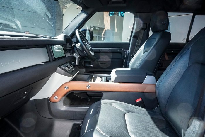 2022 Land Rover Defender 110 P400 S