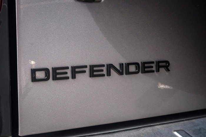 2022 Land Rover Defender 110 P400 S