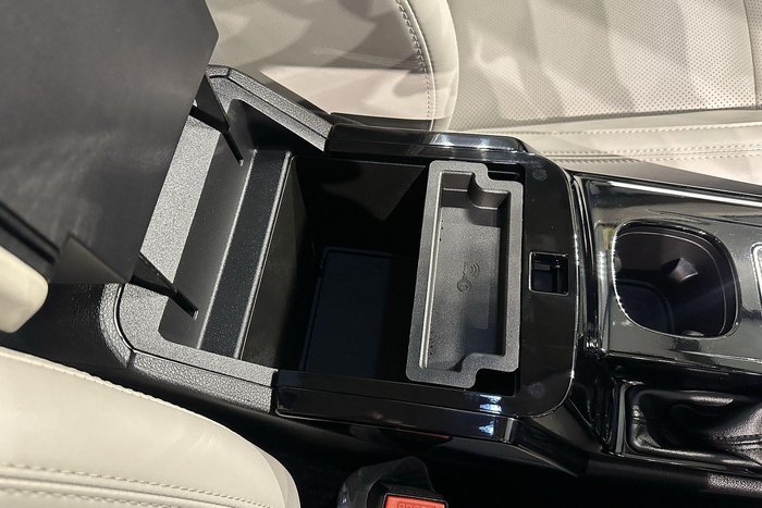 2024 Mahindra XUV700 AX7