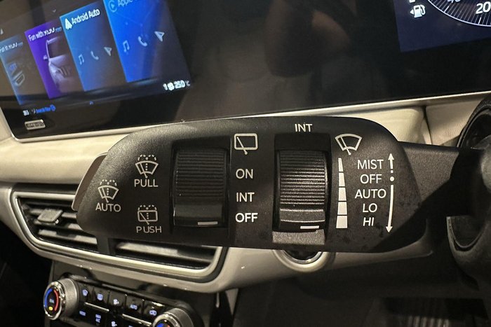 2024 Mahindra XUV700 AX7