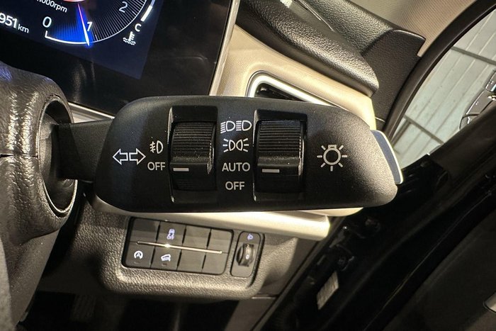 2024 Mahindra XUV700 AX7