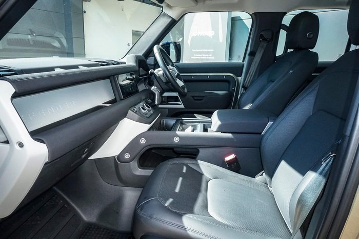 2022 Land Rover Defender 110 D300 SE