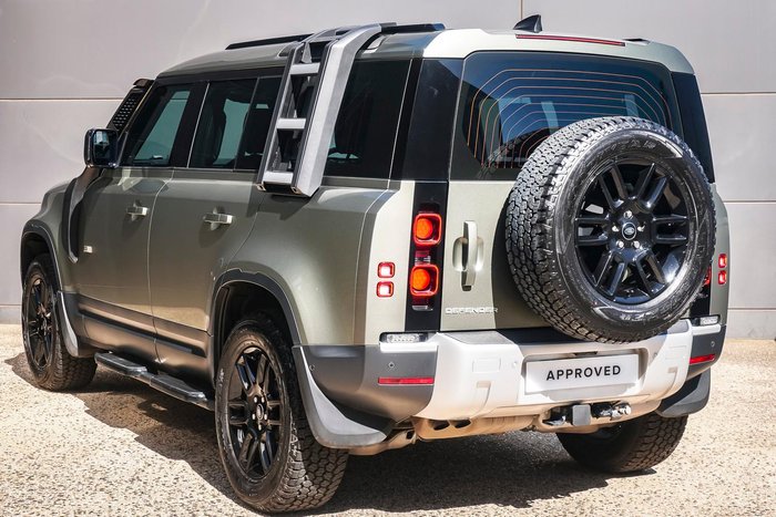 2022 Land Rover Defender 110 D300 SE