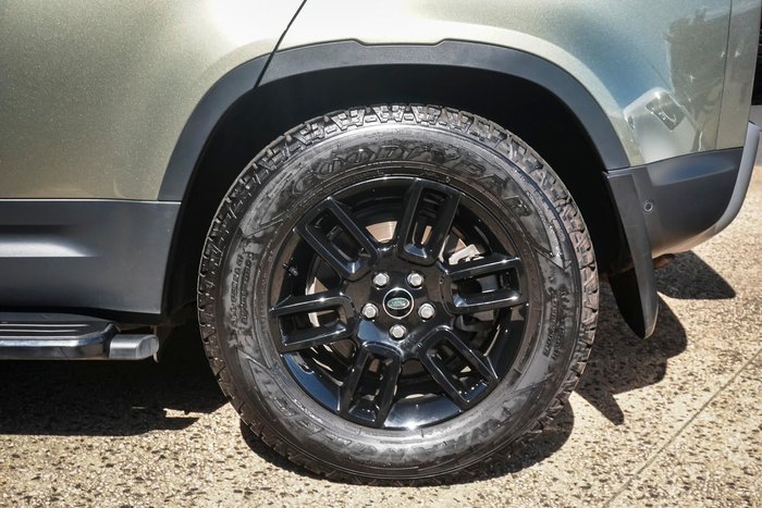 2022 Land Rover Defender 110 D300 SE