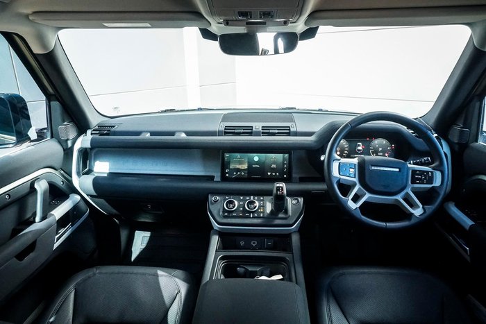 2022 Land Rover Defender 110 D300 SE